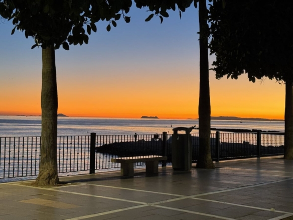 1 7980e48d732b6fc85c14b43b94d2aa54 2158