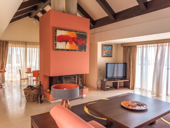 1 7980e48d732b6fc85c14b43b94d2aa54 2159