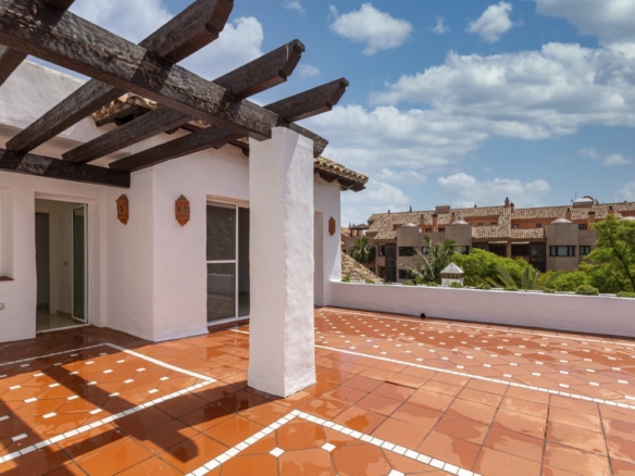 1 7980e48d732b6fc85c14b43b94d2aa54 2174