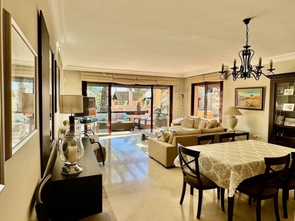 1 7980e48d732b6fc85c14b43b94d2aa54 2180