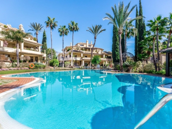 1 7980e48d732b6fc85c14b43b94d2aa54 2201