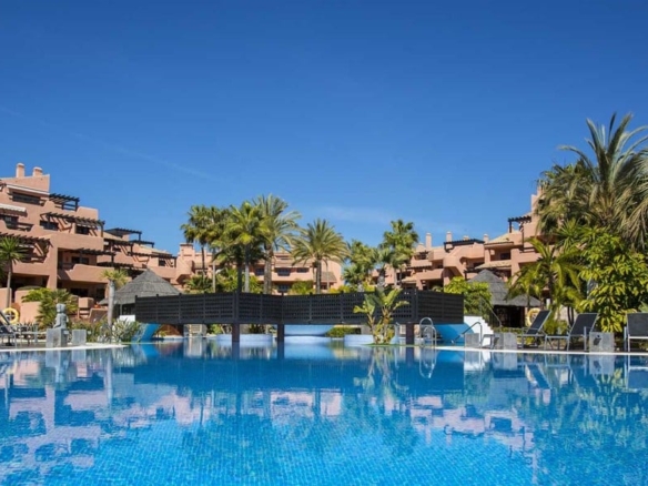 1 7980e48d732b6fc85c14b43b94d2aa54 2208