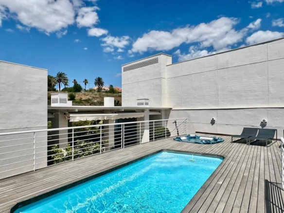 1 7980e48d732b6fc85c14b43b94d2aa54 2227