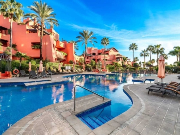 1 7980e48d732b6fc85c14b43b94d2aa54 2283