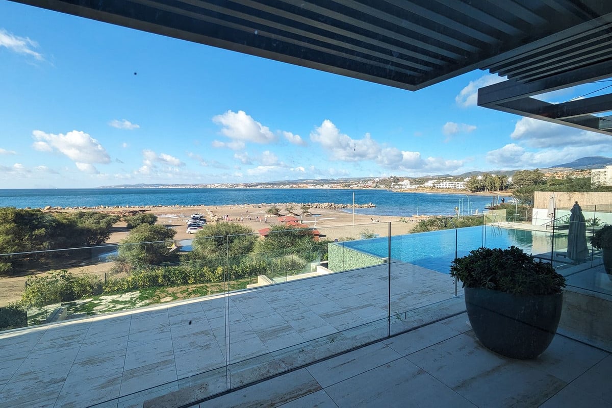 1-7980e48d732b6fc85c14b43b94d2aa54-2302