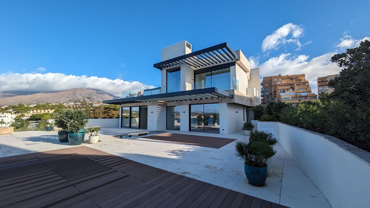 1-7980e48d732b6fc85c14b43b94d2aa54-2371