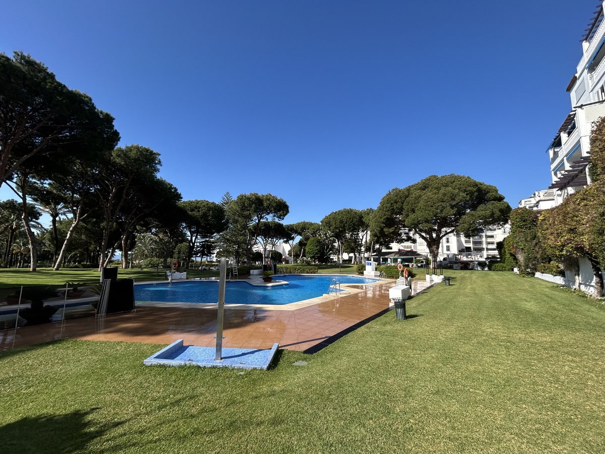 1-7980e48d732b6fc85c14b43b94d2aa54-2374