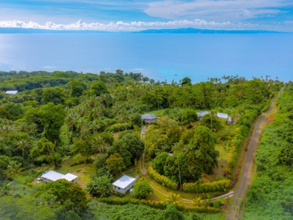 1 Vakanananu Retreat Cover Photo