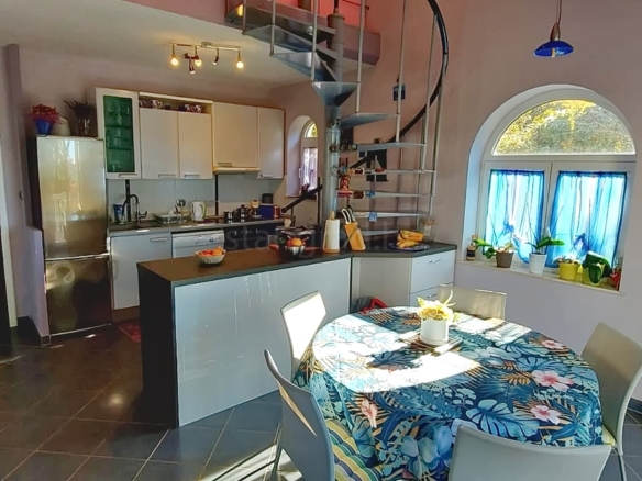 1751612646 omisalj samostojeca kuca s 4 apartmana u neposrednoj blizini plaze prodaja