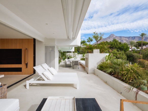 1 7020804132f1cd48fa7d0a6cde6ac64b 730