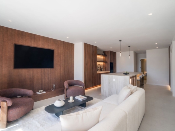 1 7020804132f1cd48fa7d0a6cde6ac64b 741