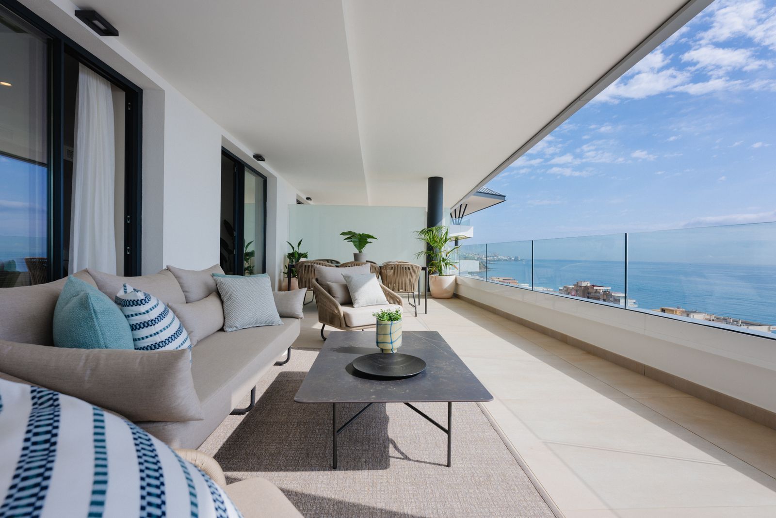 1-7020804132f1cd48fa7d0a6cde6ac64b-747