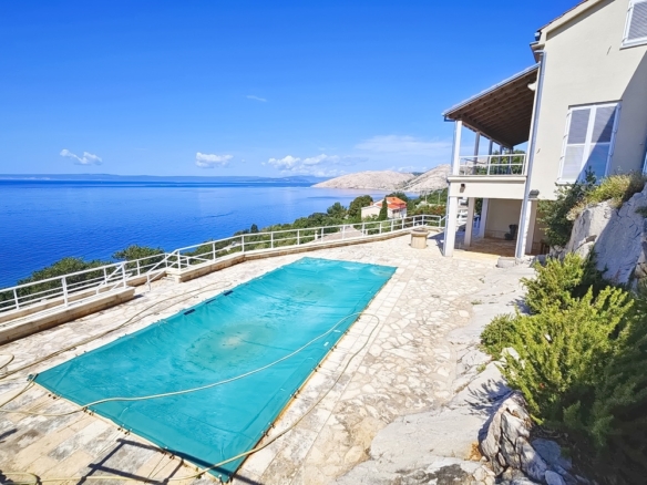 1753432564 punat okolica ekskluzivna vila u stijeni s panoramskim pogledom na more pro