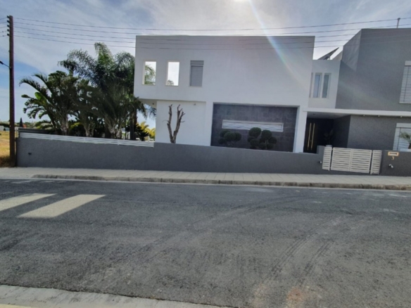 358085 detached villa for sale in select location full
