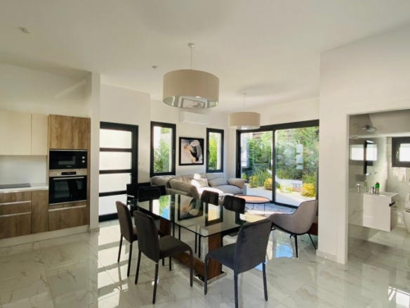 432945 town house for sale in potamos germasogeias full