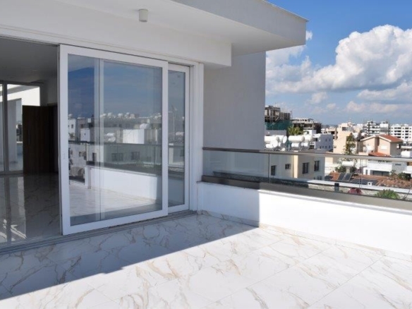 564136 amazing three bedroom two bathroom penthouse apartment larnaca centre full
