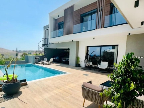 570497d3b2f9dc6e580829c9a0b897d3 copy large