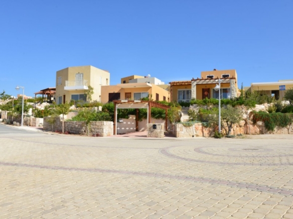 588571 apartments penthouses in chloraka full