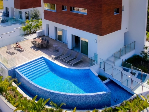 601551 detached villa for sale in mouttagiaka full