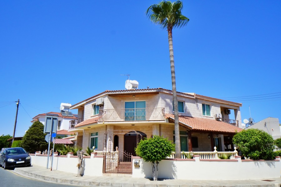 614615-detached-villa-for-sale-in-select-location_full