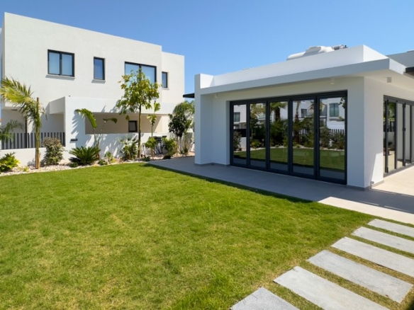 618398 detached villa for sale in pernera full