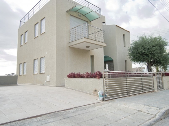 632641 detached villa for sale in panthea full