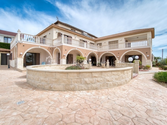 679044 detached villa for sale in ayios athanasios full