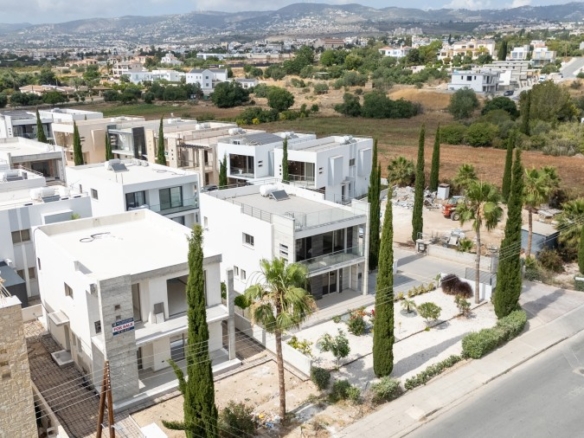 697002 detached villa for sale in chloraka full