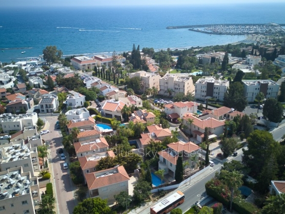 707943 detached villa for sale in pyrgos full