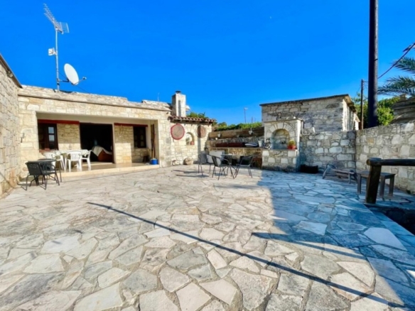 709596 detached villa sold in choulou full