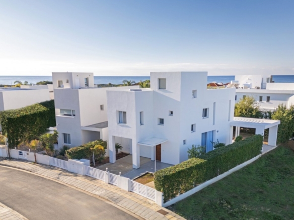 724085 villas houses in coral bay full