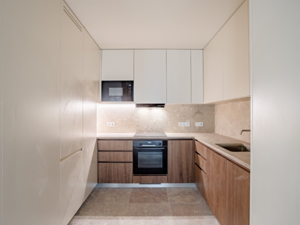 ID81929401 0000 0500 0000 000016f0c66a