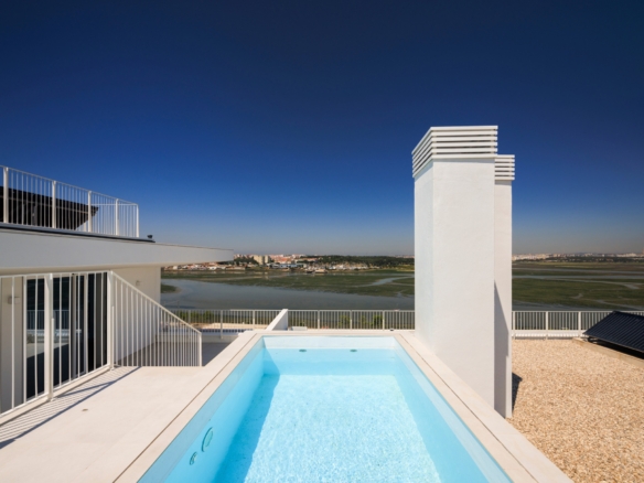 IDab738001 0000 0500 0000 0000169335f9