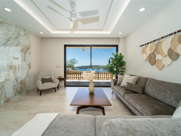 Paradise Cove Show Suite WEB 7 scaled 1