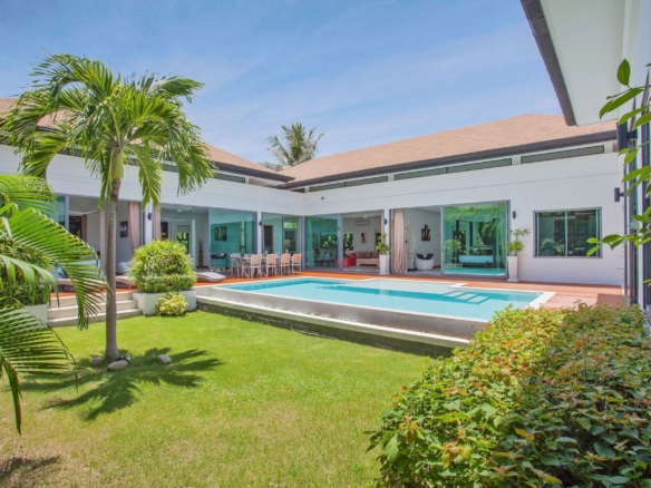 Villa Tangerine 1 Pool 07