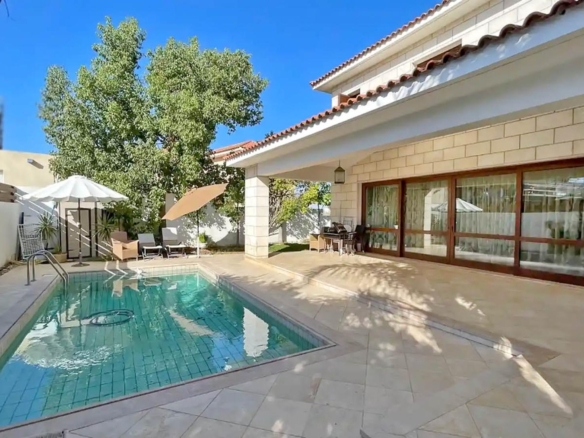 cc046f2307412b6dcc3d9ff0940512df copy large