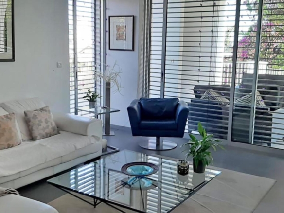 whatsapp image 2025 03 11 at 132320 1 copy large