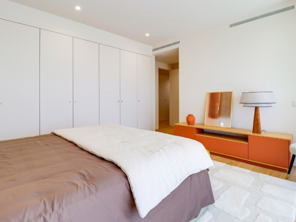 004ffd72 8c02 49c1 9425 8650c59aa7e1