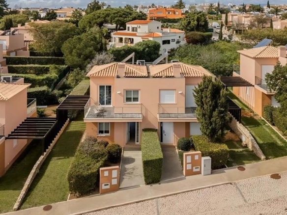 10 1 b691f21f df6d 41c9 abc7 bd50edfb1aa8