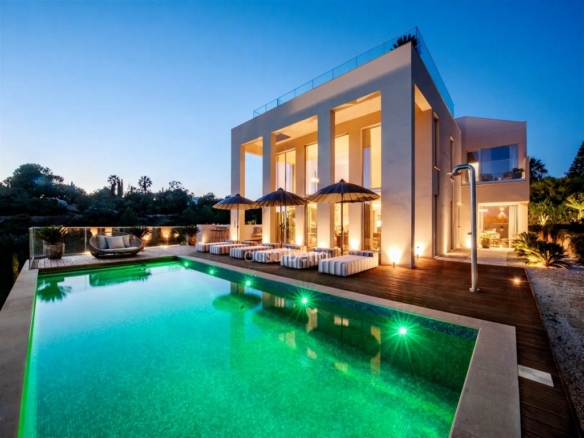 6b0d3b96 a924 492e 964d d56a6b5c4944