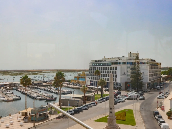 e0db9d20 1d0a 4ce7 8bfd b8a486909394 1763972333