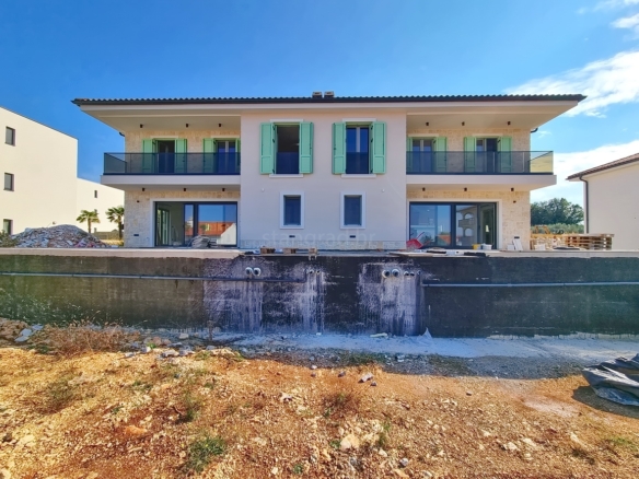 1761142656 malinska novogradnja s bazenom i pogledom na more prodaja 30