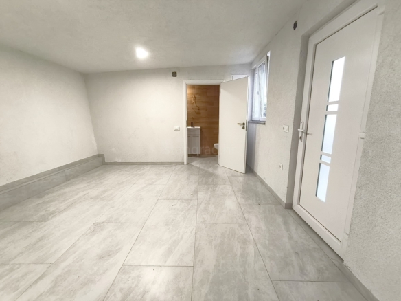 1761758030 crikvenica renoviran apartman u neposrednoj blizini mora prodaja 11