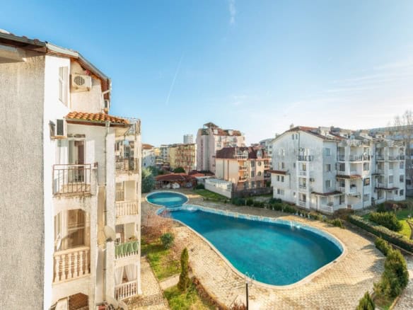 Luxury 2-Bedroom Apartment with Pool in Sunny Beach Center.