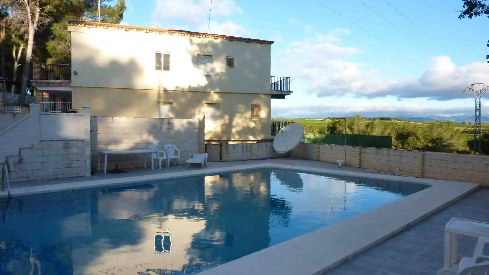 View-HousePool-web